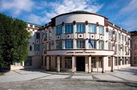 ქურდული სამყაროს წევრობისთვის და ქონების გამოძალვაში ბრალდებულ სამ პირს 5-5 წლით პატიმრობა მიესაჯა