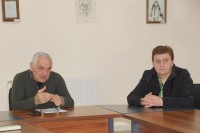  ონის მუნიციპალიტეტის მერმა კორონავირუსის საპრევენციო ღონისძიებებზე მომუშავე  ჯგუფთან შეხვედრა გამართა 