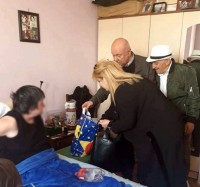ზუგდიდში სოციალურად დაუცველ დევნილ ბენეფიციარებს სააღდგომო საჩუქარი გადაეცათ