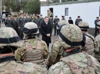 ალასანია სამხედროებს სოციალური პირობების გაუმჯობესებას დაპირდა  ალასანია სამხედროებს სოციალური პირობების გაუმჯობესებას დაპირდა