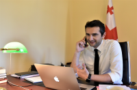 კახა კუჭავასა და ევროპარლამენტარ ურმას პაეტს შორის სატელეფონო საუბარი შედგა