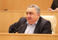 პარლამენტში ზვიად კვაჭანტირაძე თანამდებობიდან ვერ გადააყენეს