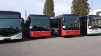 თბილისის მერი კახა კალაძე თბილისელებს ახალი რვამეტრიანი ავტობუსების ფერის შერჩევას სთავაზობს 