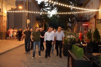 აღმაშენებელზე, ღია კაფეების უნებართვოდ მოწყობის გამო, საქმის წარმოება დაიწყო 