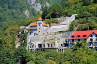 „kp.ru“(რუსეთი): პარტნიორობა „აფხაზურად“-აფხაზებს მიაჩნიათ, რომ რუსეთის კმაყოფაზე ყოფნა „ჩვეულებრივი ამბავია“, თვითონ კი არაფრის გაკეთება არ სურთ