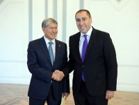 საქართველოს ელჩმა ზურაბ აბაშიძემ ყირგიზეთის პრეზიდენტს რწმუნებათა სიგელები გადასცა