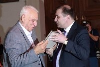 მიხეილ ჩხენკელმა ანზორ ერქომაიშვილს 80 წლის იუბილე მიულოცა