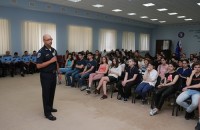 ამერიკელმა ექსპერტმა, ჰარვარდის პოლიციის უფროსმა მართლწესრიგის ოფიცრებთან შეხვედრა გამართა