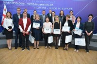 მასწავლებლის სახლში კონფერენცია „მასწავლებელი - მეგზურიევროპისკენ“ გაიხსნა