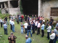 მემარჯვენეები მიიჩნევენ, რომ ყველა სოფელში თითო საწარმოს გახსნა რეალური გეგმაა