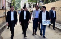 საქართველოს პრემიერ-მინისტრმა და თბილისის მერმა გუდიაშვილის მოედანზე მიმდინარე სარეაბილიტაციო სამუშაოები დაათვალიერეს საქართველოს პრემიერ-მინისტრმა და თბილისის მერმა გუდიაშვილის მოედანზე მიმდინარე სარეაბილიტაციო სამუშაოები დაათვალიერეს