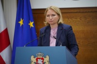 ნათია თურნავა: ადგილობრივი წარმოების პირბადეები მეტროს მემანქანეებსა და სასურსათო მაღაზიების პერსონალს დაურიგდებათ 