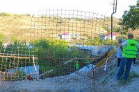 ბერთუბანში მოსახლეობის უსაფრთხოების მიზნით საყრდენი კედელი შენდება ბერთუბანში მოსახლეობის უსაფრთხოების მიზნით საყრდენი კედელი შენდება