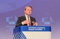 ევროკომისარი ოლივერ ვარჰეი: ევროკავშირი საქართველოს და ქართველი ხალხის გვერდით დგას და დახმარებას უზრუნველყოფს მრავალი მიმართულებით, მათ შორის ეკონომიკური მდგომარეობის აღდგენის მიზნით