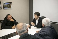 ირაკლი ხმალაძე საპროტესტო აქციის მონაწილე ტაქსის მძღოლებს შეხვდა 
