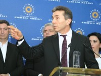 ივანიშვილი - ხელისუფლების წევრებისგან განსხვავებით, მურმან დუმბაძეს შეცდომების აღიარება და ბოდიშის მოხდა შეუძლია