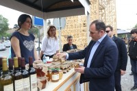 დიმიტრი ქუმსიშვილმა მეიდანზე ქართული სამეწარმეო მარკეტი დაათვალიერა