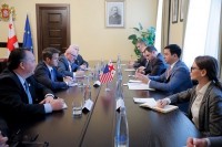 არჩილ თალაკვაძე კონგრესმენებს - ადამ კინზინგერს და ალექს მუნის შეხვდა არჩილ თალაკვაძე კონგრესმენებს - ადამ კინზინგერს და ალექს მუნის შეხვდა