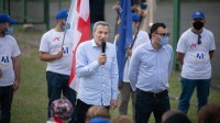 რესან კონცელიძე და ტიტე აროშიძე დაბა ჩაქვის მოსახლეობას შეხვდნენ