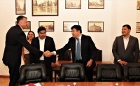 ზურაბ პატარაძე კომპანია „ყაზმუნაი გაზის“ წარმომადგენლებს შეხვდა