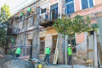 დიდუბეში ავარიული შენობები კაპიტალურად მაგრდება