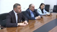 ბექა ოდიშარიამ და გივი ჭიჭინაძემ საგარეო საქმეთა სამინისტროში გამართულ შეხვედრაში მიიღეს მონაწილეობა, სადაც უცხოეთში მყოფი საქართველოს მოქალაქეებისთვის დახმარების შესაძლებლობაზე მსჯელობდნენ