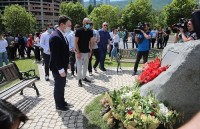 „ქართული ოცნების“ ახალგაზრდული ორგანიზაციის წევრებმა 13 ივნისს დაღუპულთა ხსოვნას პატივი მიაგეს