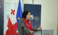 პოლონეთის პრეზიდენტი სალომე ზურაბიშვილს გამარჯვებას ულოცავს