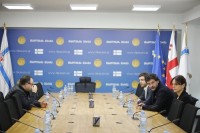 კახა კალაძემ სასტუმრო „ბუდაპეშტის“ მფლობელთან შეხვედრა გამართა 