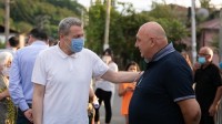  რესან  კონცელიძე და ტიტე აროშიძე მოსახლეობასთან კარდაკარ შეხვედრებს აგრძელებენ