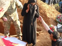 ლოპოტას ხეობაში დაღუპული სამხედრო ექიმი ვლადიმერ ხვედელიძე დღეს დაკრძალეს 