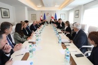 საზღვარზე საქართველოსა და უცხო ქვეყნის მოქალაქეებისთვის შეზღუდვები დაწესდა, იტალიასთან კი პირდაპირი ფრენები დროებით შეჩერდა