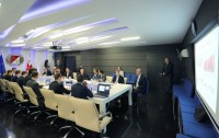  დიმიტრი ქუმსიშვილი საერთაშორისო ინვესტორების ჯგუფს შეხვდა 