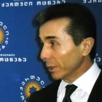 ივანიშვილის თქმით, იგი ხელისუფლების მხრიდან მის მიმართ განხორციელებულ ზეწოლას გაგებით ეკიდება