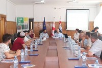 ხულოს გამგეობაში პროექტის "ასწავლე მაცნეს" ფარგლებში შეხვედრა გაიმართა 
