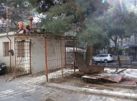 ისნის რაიონში ავტოფარეხების დემონტაჟი გრძელდება