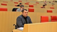 რატი იონათამიშვილი: გრიგოლ ვაშაძეს 10 წელიწადში ისე დაავიწყდა ქართული, რომ შტაბბინის ნაცვლად დღესაც „შტაბკვარწირას“ ამბობს