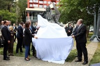 თბილისში ვაცლავ ჰაველის ძეგლი გაიხსნა