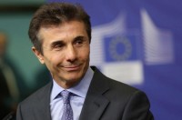 ბიძინა ივანიშვილი სოციალურად დაუცველი ოჯახების წარმომადგენლებს შეხვდა