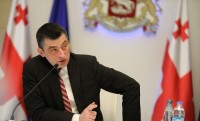 გიორგი გახარია: ერთბაშად მოხსნა, იმ შეზღუდვების, რომლებმაც მოგვცა შესაძლებლობა, ეფექტურად გვემართა ვირუსი, არის უპასუხისმგებლო ნაბიჯი და ვერ მივცემთ თავს უფლებას, რომ ვირუსის გავრცელების კონტროლი ხელიდან გავუშვათ, ამიტომ გვჭირდება გარკვეული შეზღუდვები