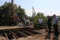 ქარელის გამგებელმა სოფელ მოხისის ხიდის სარეაბილიტაციო სამუშაოები დაათვალიერა 