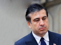 «BuzzFeedMews» (აშშ): უტიფარი და თავხედი პოლიტიკოსი მიხეილ სააკაშვილი, რომელიც მართვის აგრესიული სტილით გამოირჩეოდა, ისევ ნიუ-იორკშია