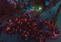 ზუგდიდში  "ქართული ოცნების“ ახალგაზრდული ორგანიზაციის წევრებმა 9 აპრილის მემორიალთან მდუმარე აქცია მოაწყვეს
