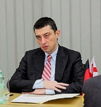 გიორგი გახარია: გაზი ისროლეს უკან მხოლოდ იმიტომ, რომ ის ადამიანები ვინც პირდაპირ შტურმში არ იღებდნენ მონაწილეობას, მათი გაფანტვა მომხდარიყო, რაც ასევე მოხდა