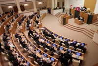 ეკა ბესელიამ და ზვიად კვაჭანტირაძემ კანონპროექტი - მსუბუქი ავტომობილებით გადაადგილების დროს, საბავშვო სავარძლების გამოყენების ვალდებულების თაობაზე წარადგინეს