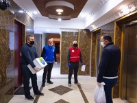 საკრებულოს და პარლამენტის დეპუტატები ლევან დავითაშვილი და ირაკლი აბუსერიძე მოხალისეთა ჯგუფს შეუერთდნენ
