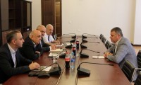 ვახტანგ ყოლბაია საქართველოს პარლამენტის აგრარულ საკითხთა კომიტეტის თავმჯდომარე ოთარ დანელიას შეხვდა