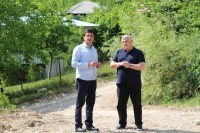 ამბროლაურში შიდა სასოფლო გზების შეკეთების სამუშაოები მიმდინარეობს