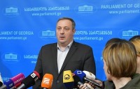 აკაკი ზოიძე „ქართული ოცნების“ თავმჯდომარეს და პოლიტსაბჭოს რეფერენდუმის ან პლებისციტის ჩატარების წინადადებით მიმართავს აკაკი ზოიძე „ქართული ოცნების“ თავმჯდომარეს და პოლიტსაბჭოს რეფერენდუმის ან პლებისციტის ჩატარების წინადადებით მიმართავს