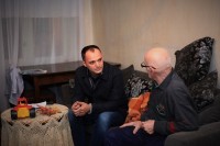 გიორგი ბირბიჩაძე საარჩევნო კამპანიის ფარგლებში, მოსახლეობას კარდაკარ ხვდება